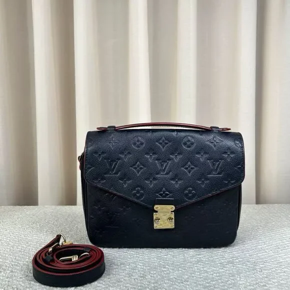Louis Vuitton Women Pre-Loved Bag Very Good Condition