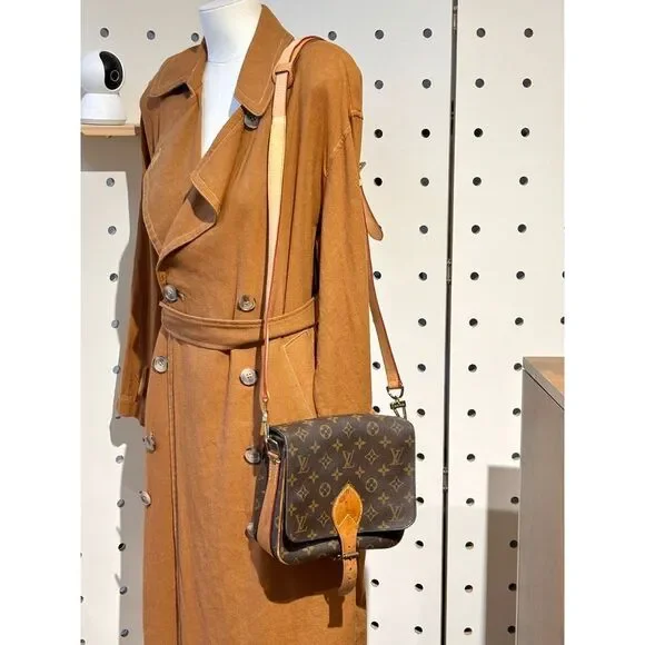 Louis Vuitton Women Pre-Loved Bag Very Good Condition