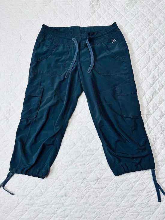 ALO Navy Black Cargo Capris
