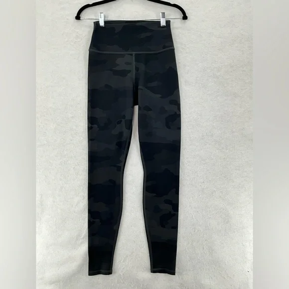 NWOT Alo Yoga High-waist Vapor Legging Black Camo‎ Small