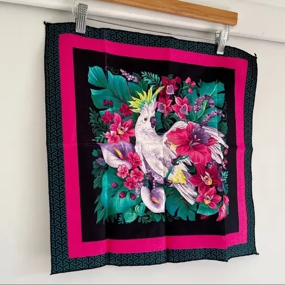 NEW Scarf w/‎ Bird and Hawaiian Florals