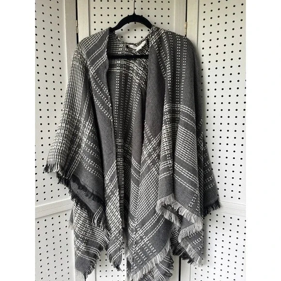 Lauren‎ Conrad Black White Gray Fringe Shawl Wrap One Size 100% Acrylic