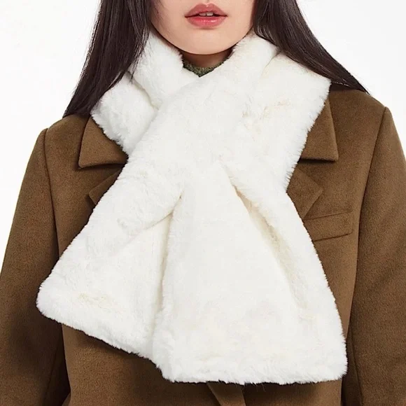 Apparis Bambi Faux Fur‎ Scarf Wrap Cream One Size NWT Vegan Super Soft Winter