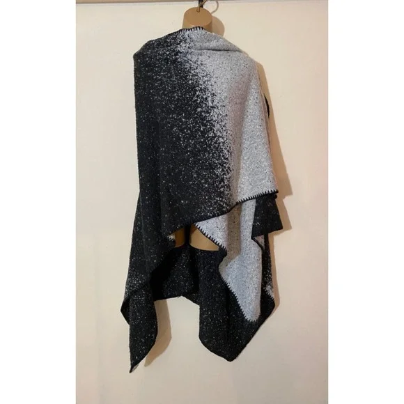New Bass Reversible Fashion‎ Shawl Wrap Black Grey One Size