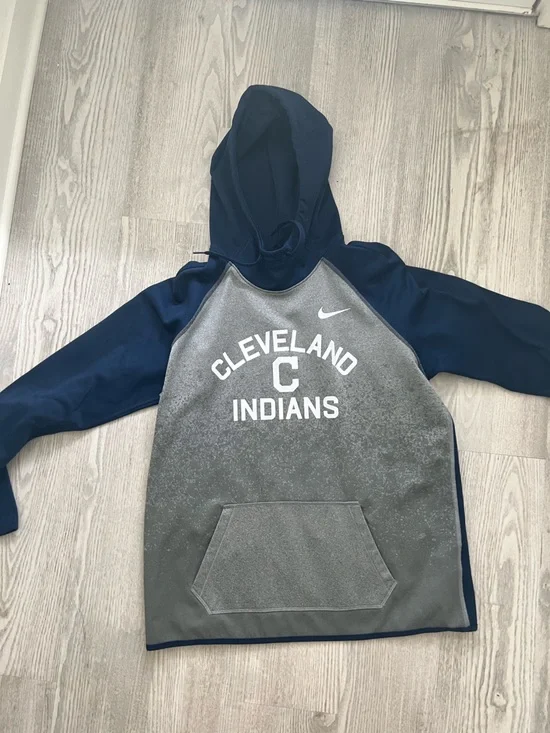 Women’s Cleveland Indians Nike Sweatshirt