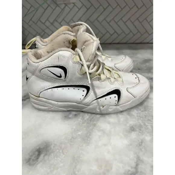 Vintage Nike Women Sneakers 8.5 631009 101