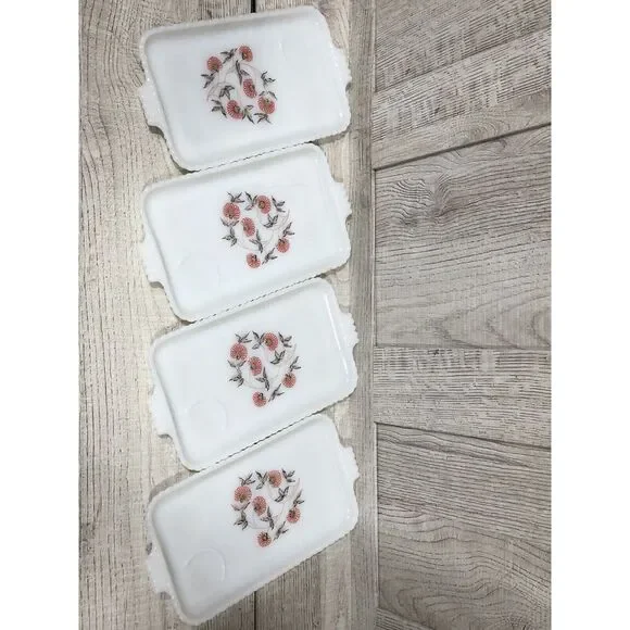 Set of 4 Porcelain White Sip and Snack Tray Ball & Floral Design Ribbed Edges