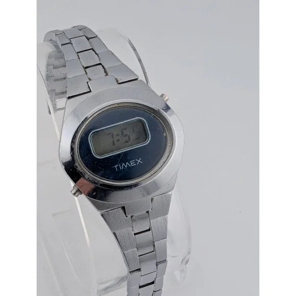 Vintage Timex Digital Watch Women 27mm Case Silver 6