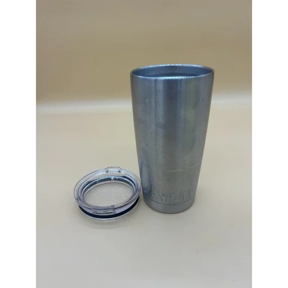 YETI Rambler 20 oz Tumbler Silver Stainless Steel Insulated Cup w/ Lid‎
