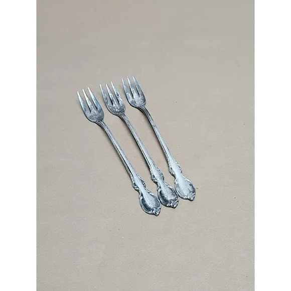 Wm. Rogers‎ Mfg 3 VTG Reflection Silverplate Cocktail Forks 5.5
