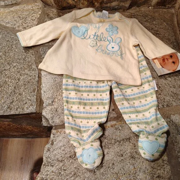 Vitamins Baby 2 Piece Bunny Outfit with Rattles in Feet Size 6 - 9 Month NWT