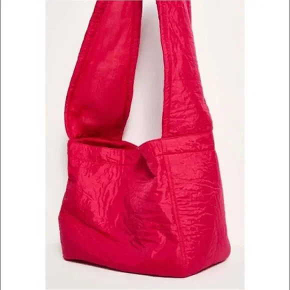 Free People oversized puffer bag NWT Color is bright pink