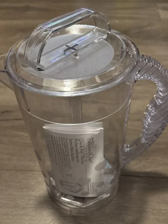 Pampered Chef Quick Stir Pitcher 2 Qt Polka Dot Lid Handle Clear Plastic 2272