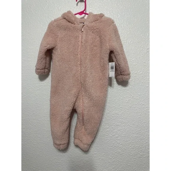 NWT Old Navy Baby Girls Pink Fuzzy Bear Hood Footie  12-18M