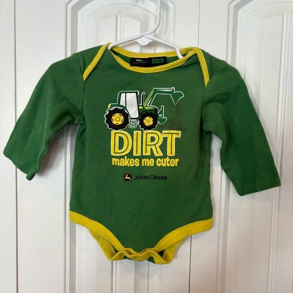 John Deere Green Dirt Makes Me Cuter Bodysuit Size 6-9‎ Months