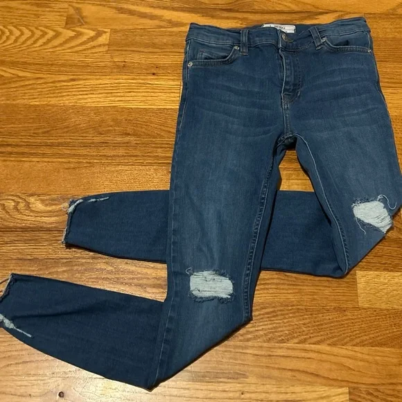 Free‎ People Women's Medium Blue Distressed Skinny Jeans, Size Waist 24