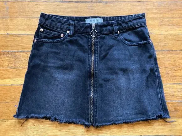 FREE PEOPLE Black Distressed Full Zip Denim Skirt sz 26
