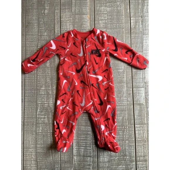 Nike Baby Footed Pajamas 0-3‎ Months White Multicolor Swoosh Print Unisex Jordan