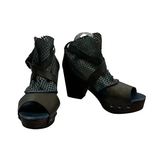 Free People Rendering Laser Cut Mesh Leather Boho Hippie Clog Women's Size 40/9