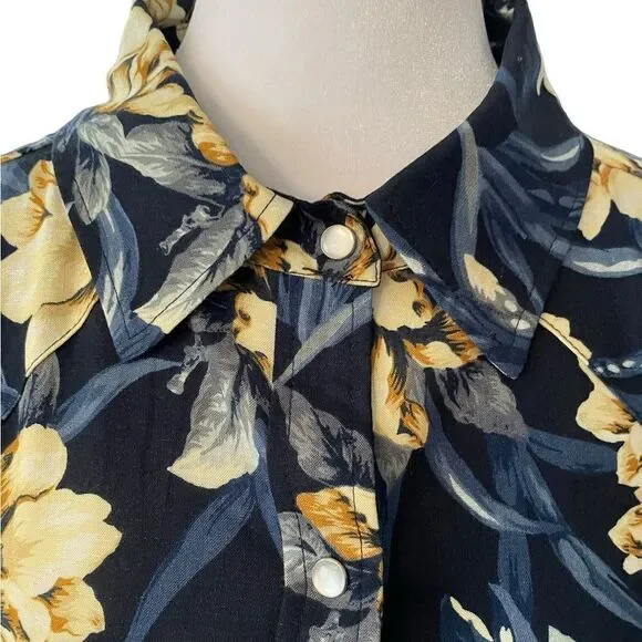 617 - FREE PEOPLE X SANDRINE ROSE SNAP CLOSURE FLORAL BLOUSE, sz‎ Med