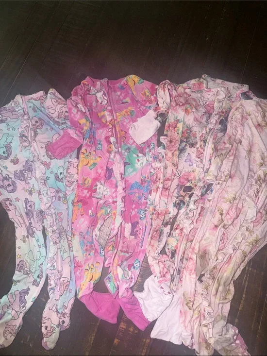 Bums and roses pajamas