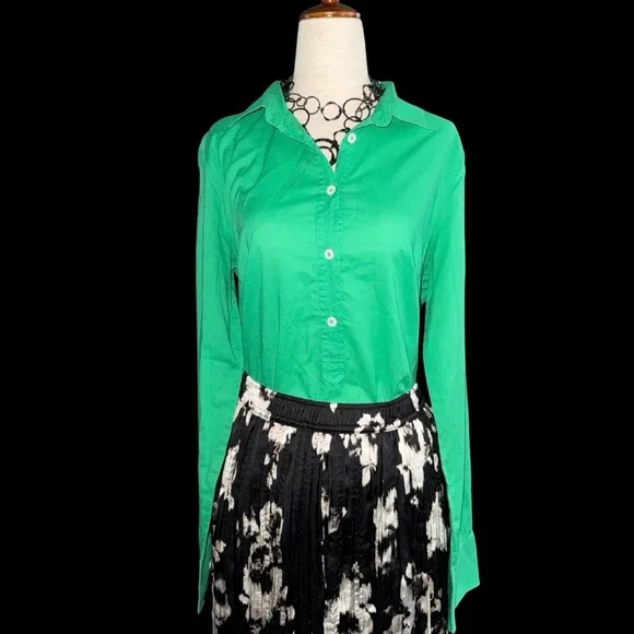J. Crew Kelly Green Old Money Button Up Shirt Long Sleeve Collared Preppy Blouse