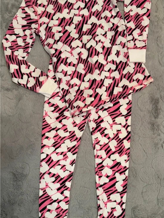Cuddl duds 2t-3T 2 piece Zebra Heart Thermal Set