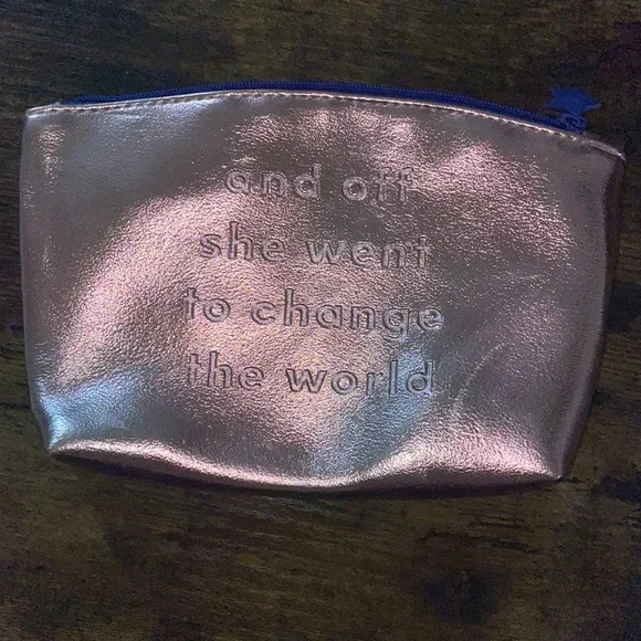 Ipsy Cosmetic Case *‎ 7