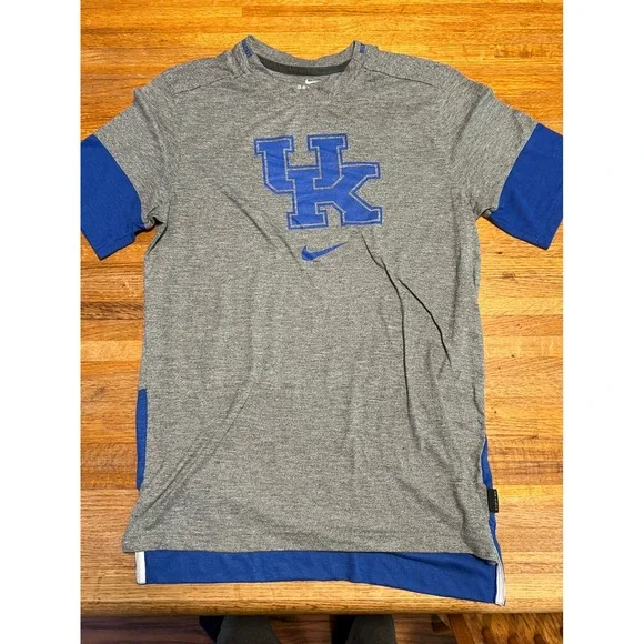 Nike Men Medium‎ Gray Blue Dri-FIT UK Kentucky Wildcats Logo Short Sleeve Shirt