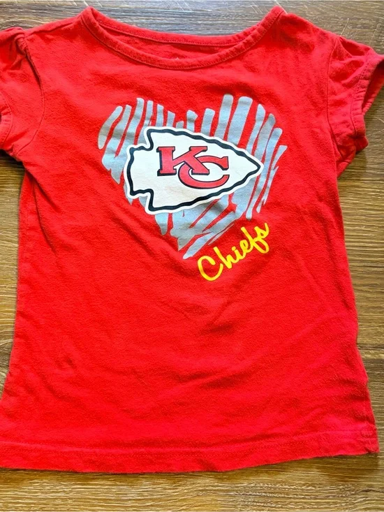 ❤️ Kansas City Chiefs Girls Heart Logo Tee 🏈