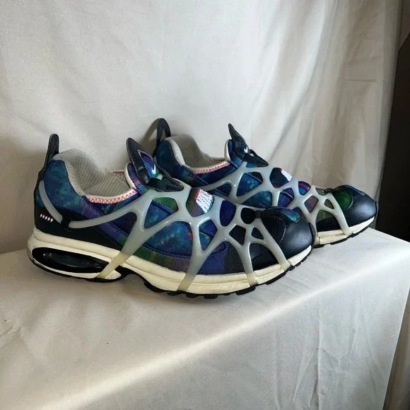 Nike Black and Blue Athletic Sneakers