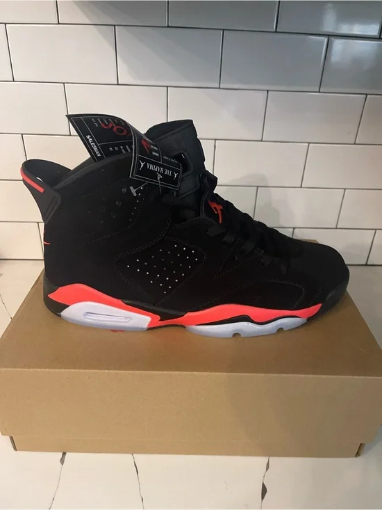 Men’s Retro 6 Infared Size 13.