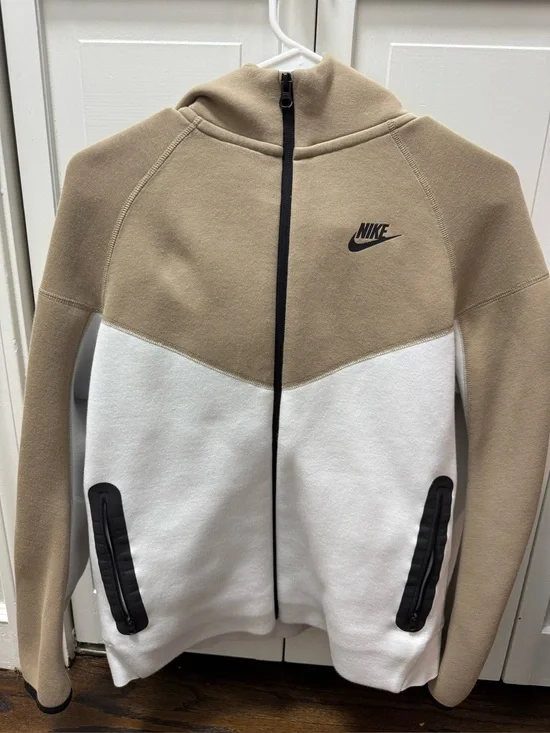 Nike Two-Tone Full Zip Hoodie in Khaki & White with Black Trim