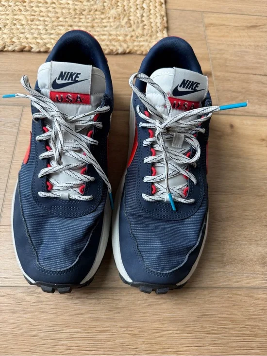 Nike Men’s Navy and Red Athletic Sneakers