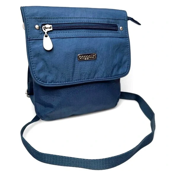 Baggallini Small Blue Nylon Crossbody Women's Flap Top Canvas Strap Everyday