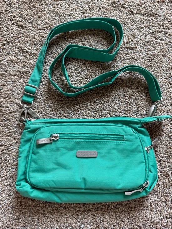 BAGGALLINI Kelly Green Small Nylon Zippered Crossbody Shoulder Bag
