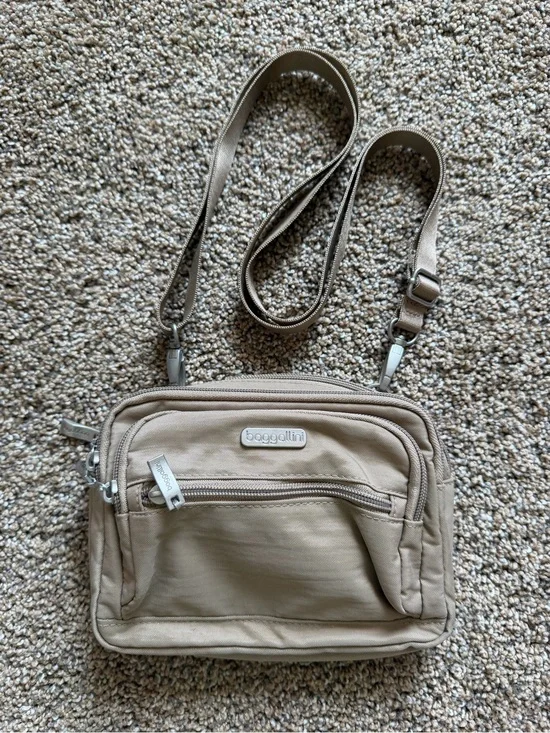 BAGGALLINI Tan Legacy Triple Zip Bagg Crossbody Convertible Clutch Waist Bag