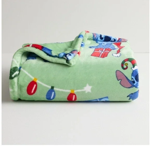 The Big One Disney Lilo & Stitch Christmas Plush Fleece Throw Blanket 5'‎ x 6'