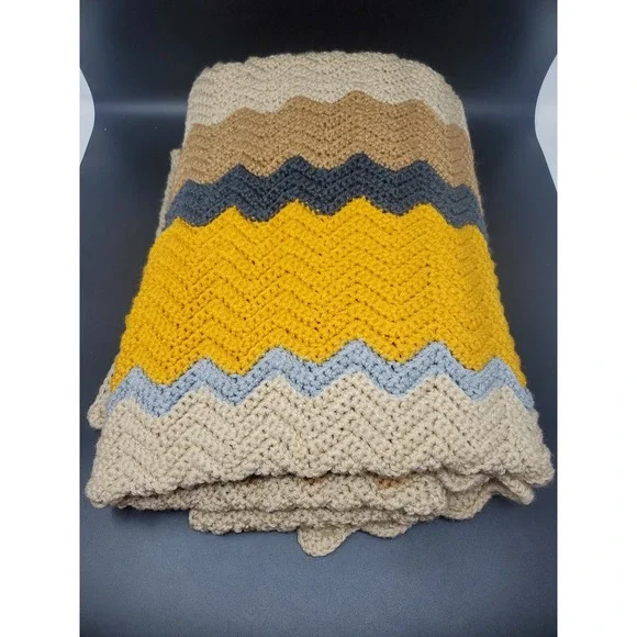 Retro Hand Crocheted Zig Zag Afghan Blanket Throw 70