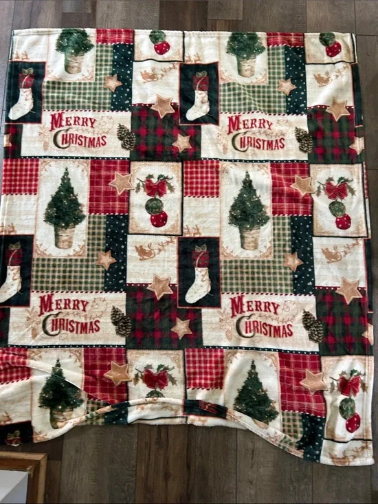 Merry Christmas Patchwork Holiday Throw Blanket - Red, Green, Cream