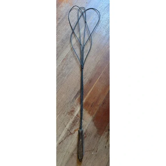 Vintage Large Wire Rug‎ Beater Pillow Fluffer Wooden Handle 37