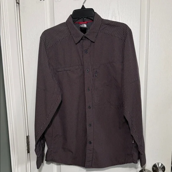 The North Face Men’s Striped Long Sleeve Button Up Shirt Nylon M