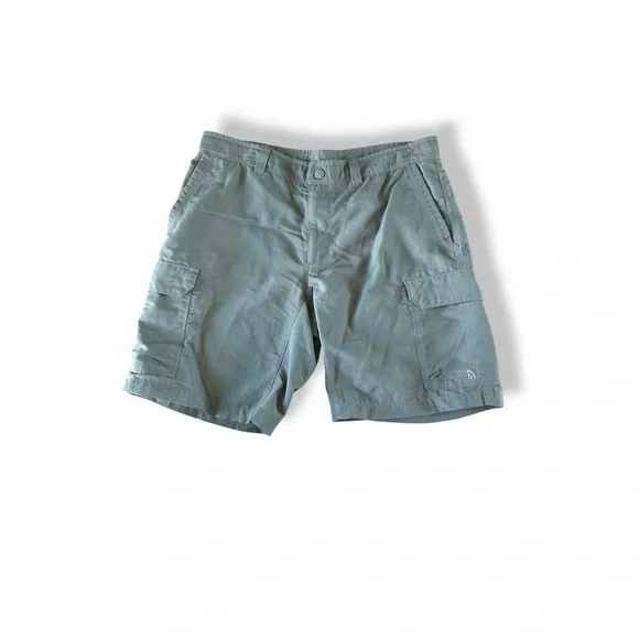 [The North Face] Green Cargo Shorts