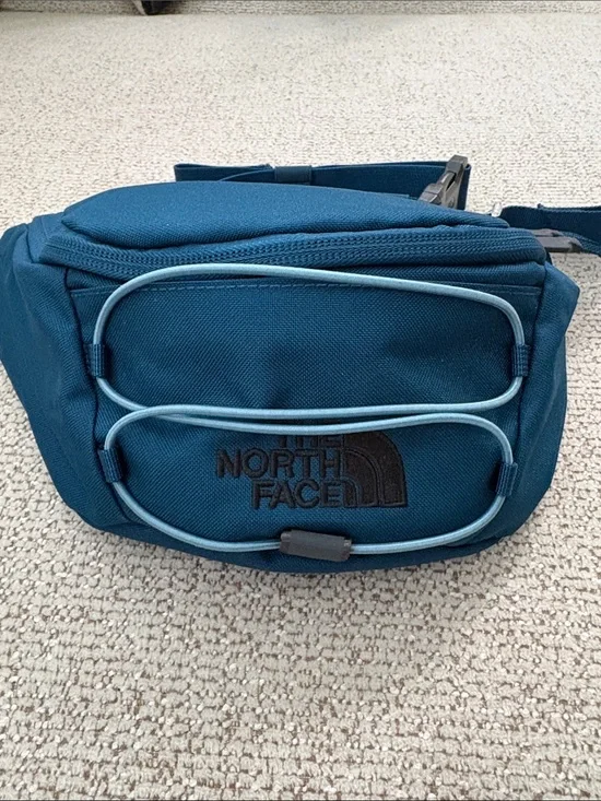 NWT The North Face Teal Belt Bag with Front Bungee