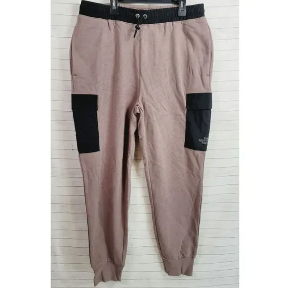 THE NORTH FACE CARGO COORDINATING JOGGER IN DEEP TAUPE/NF BLACK, SZ MEDIUM