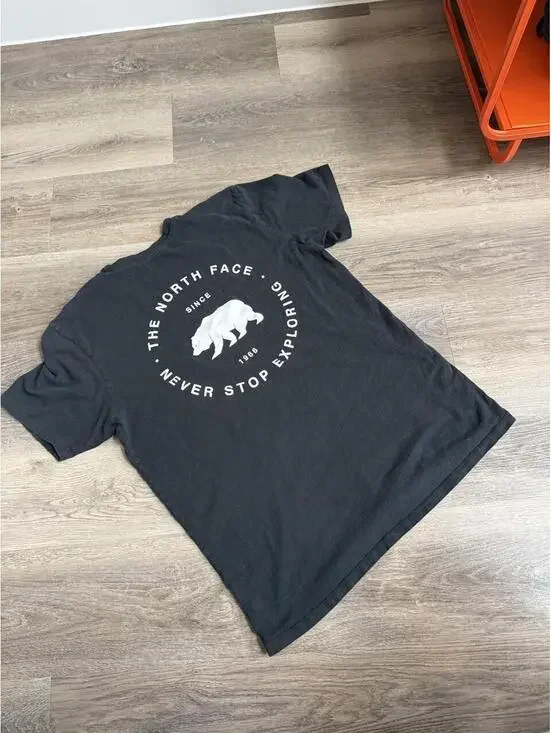 The North Face Men's Black and Grey Tshirt