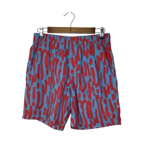 The North Face Class V Pull-On Shorts in Norse Blue Amniote Print Size Small.