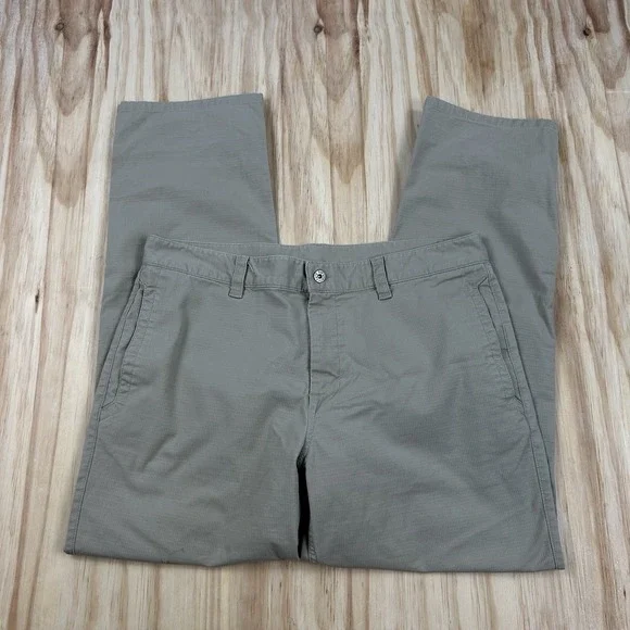 The North Face FITS 38X31 Paramount Beige Ripstop Hiking Pants Stains Worn