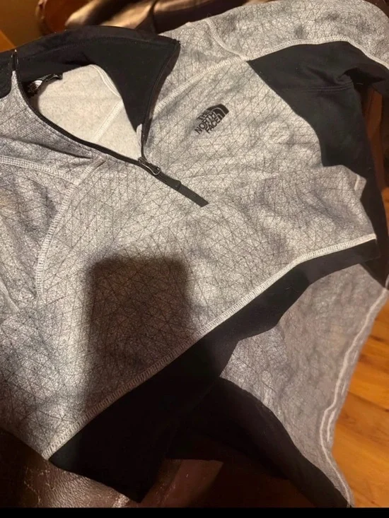 The North Face Gray & Black Half-Zip Fleece Pullover