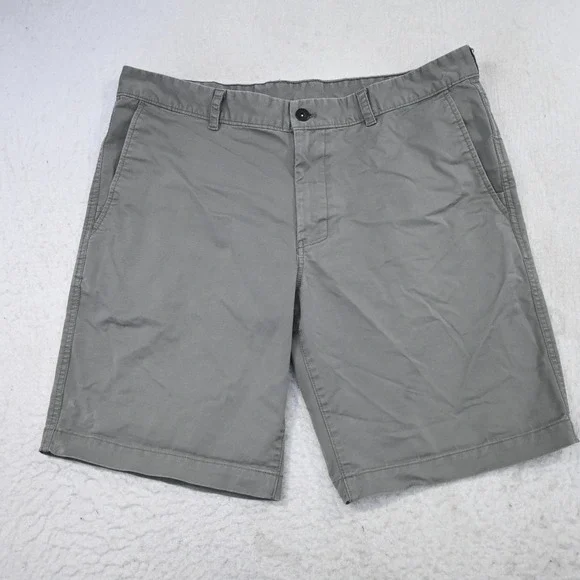 The North Face Shorts Mens 38 Regular Gray‎ Chino Flat Front Zipper Pocket